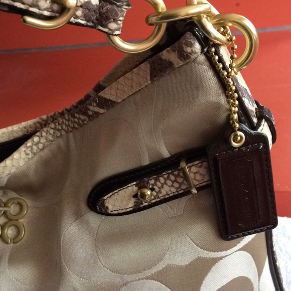 Coach Hobo Bag - Picture 4 of 16